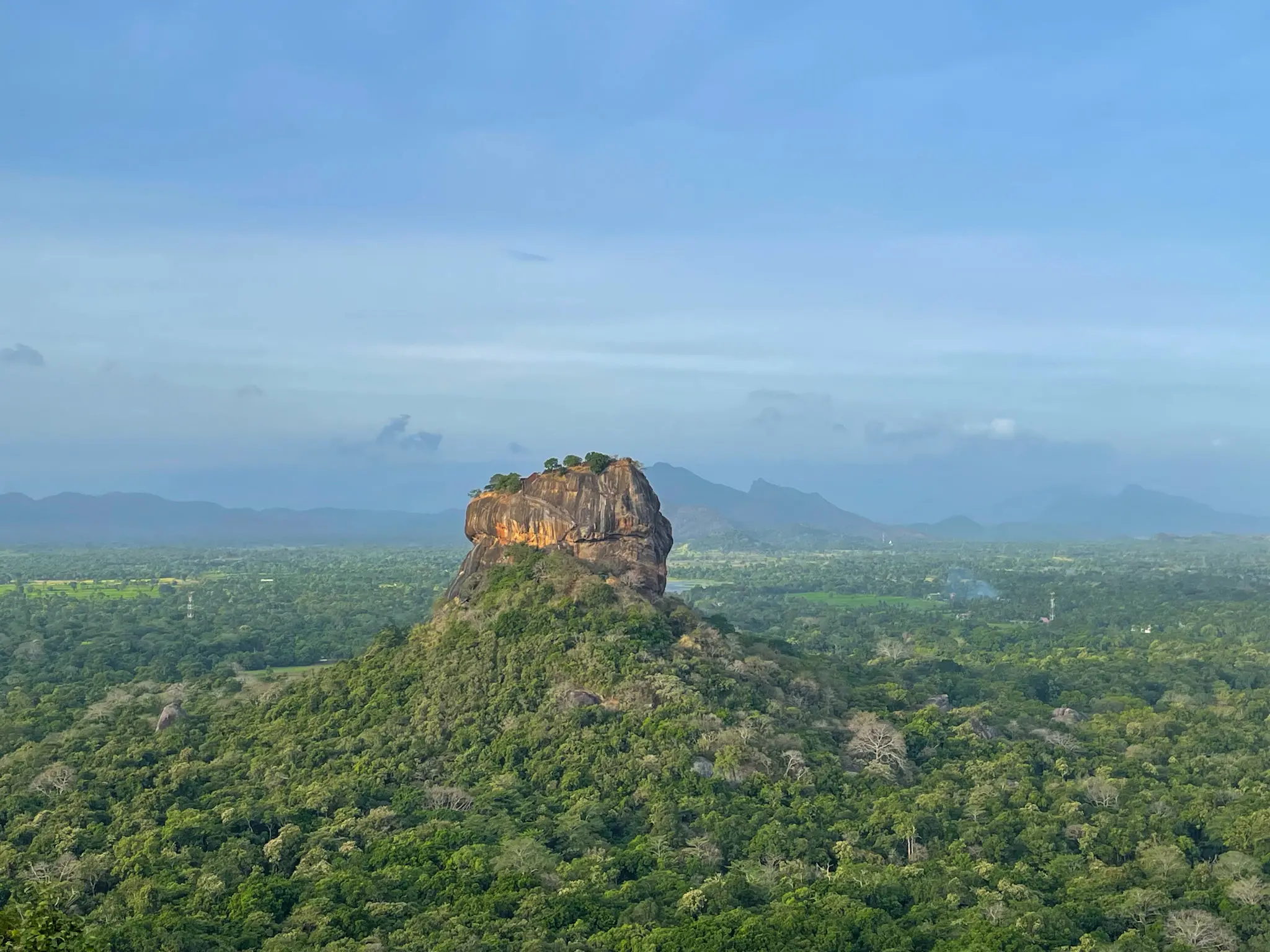 Vistas a Lion Rock desde Pidurangala Rock