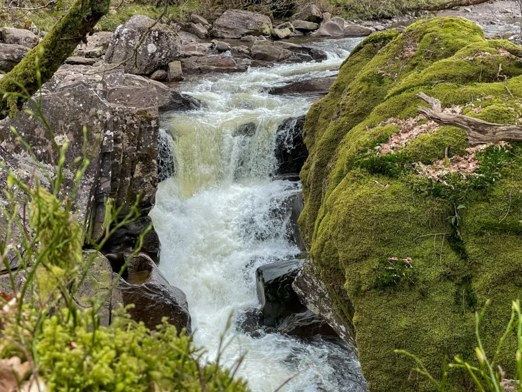Bracklinn Falls en el Parque Nacional Loch Lomond y los Trossachs