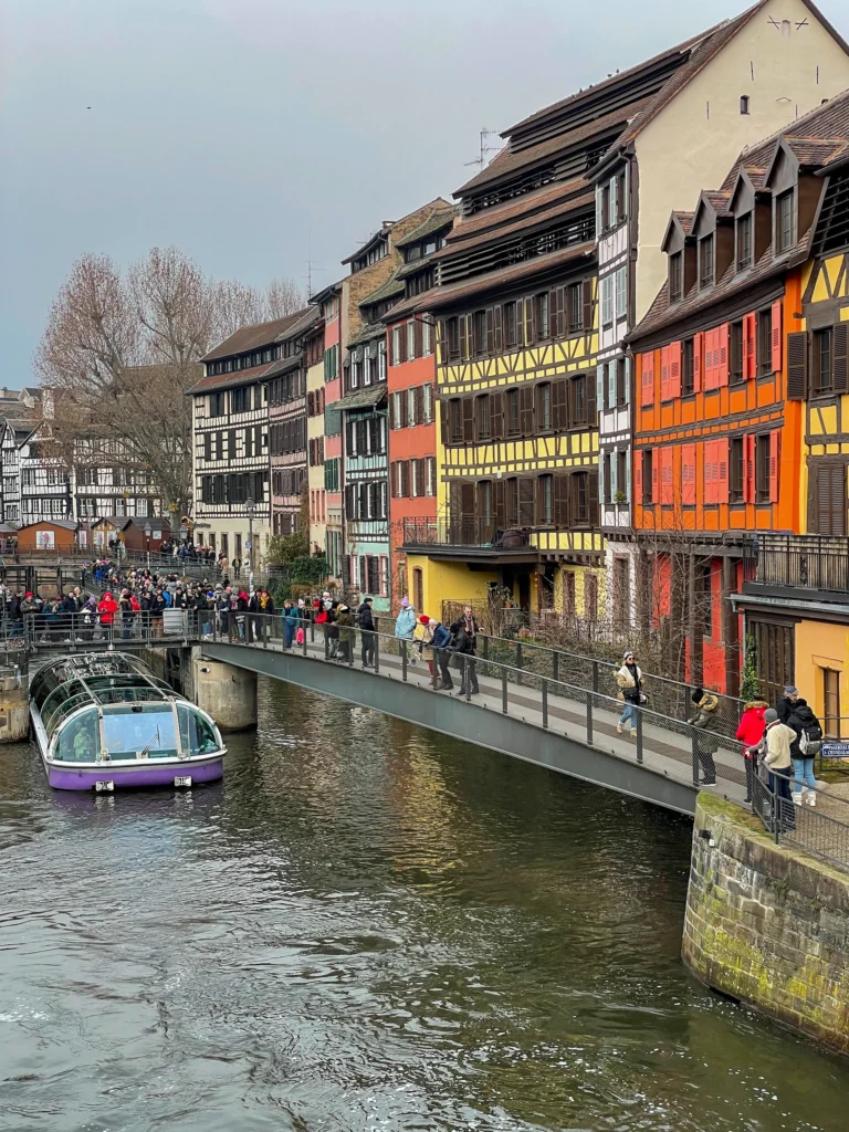 El Batorama en su recorrido por la Petit France