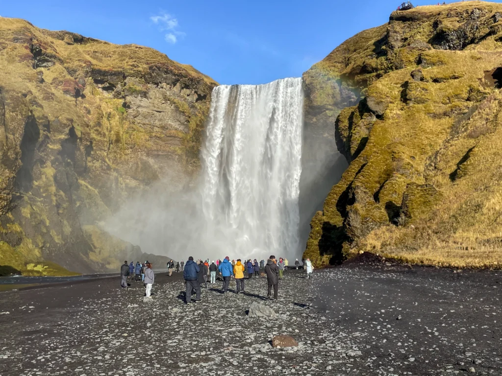 Skógafoss, posiblemente la cascada más impresionante de Islandia