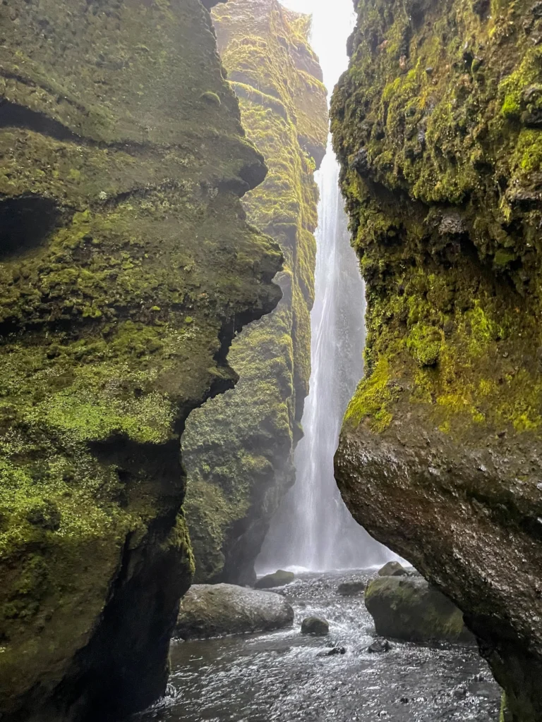 Gljufrafoss, la cascada «escondida» muy cerquita de Seljalandsfoss