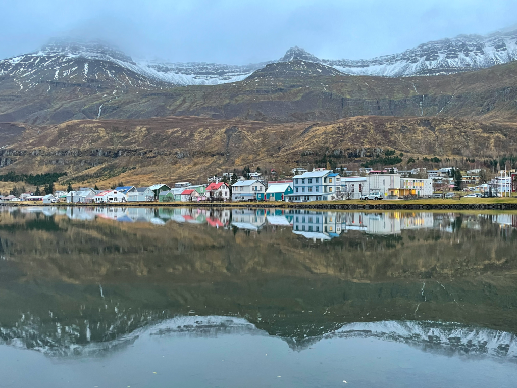 Seyðisfjörður, quizás el pueblo más bonito de Islandia