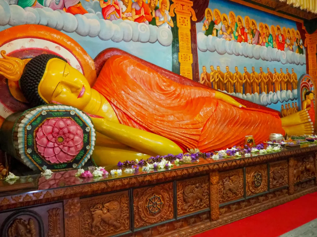 Buda tumbado en Anuradhapura, Sri Lanka