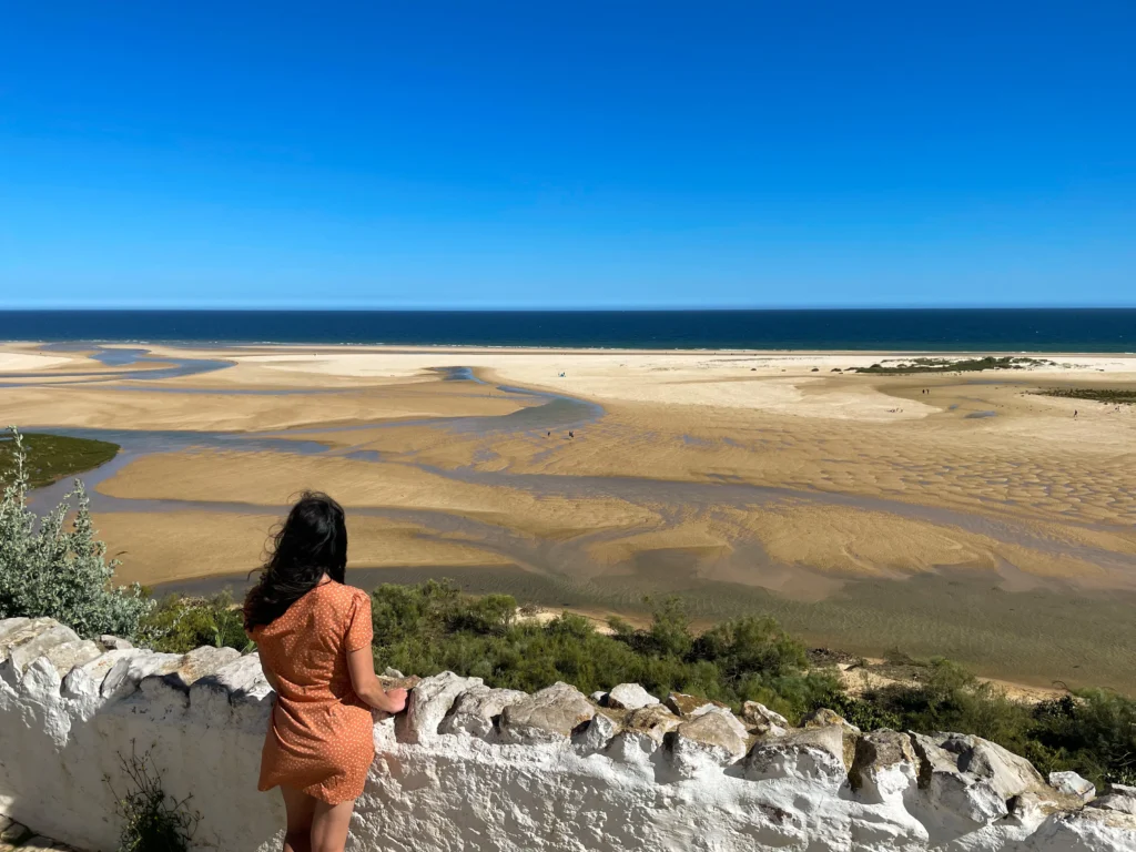Vistas a la Playa de Cacela Velha, uno de los imprescindibles en el Algarve