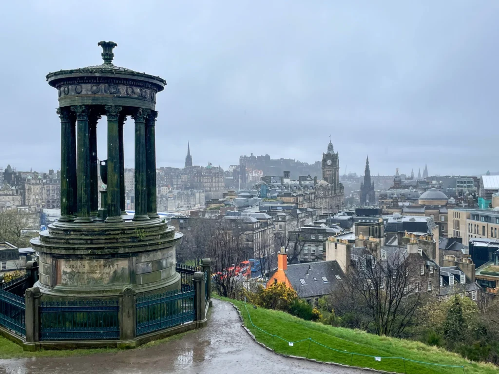 Vistas desde Calton Hill, una de las mejores cosas que hacer en Edimburgo