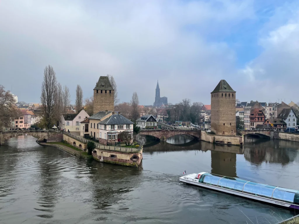 Vistas a la Petit France desde la presa Vauvan, uno de los imprescindibles en la ciudad