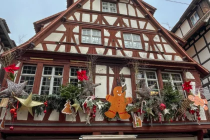 Decoración navideña en Estrasburgo, uno de los mejores destinos de Navidad en Europa