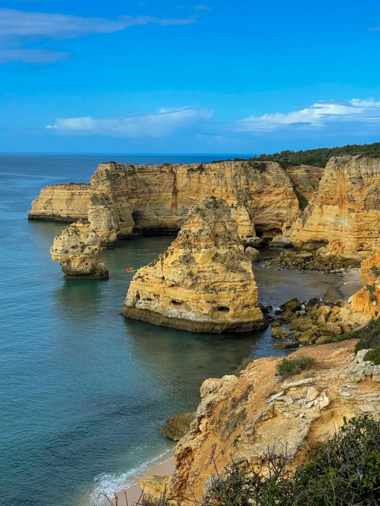 Playa de la Marina, una de las más bonitas del Algarve